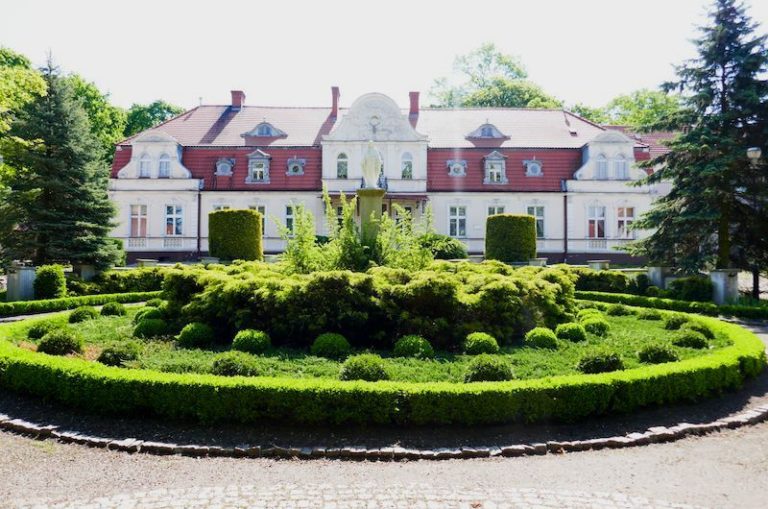 Budynki Archidiecezji Poznańskiej w Poznaniu, Lesznie i Otorowie