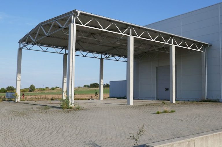 Rozbudowa i przebudowa hali magazynowej z częścią socjalno-biurową wraz z infrastrukturą zewnętrzną w Janikowie