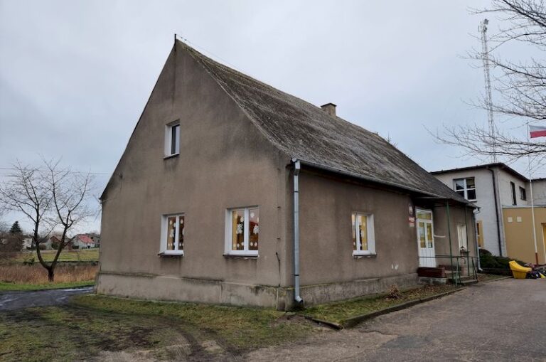 Budynek przedszkola samorządowego w Radwankach