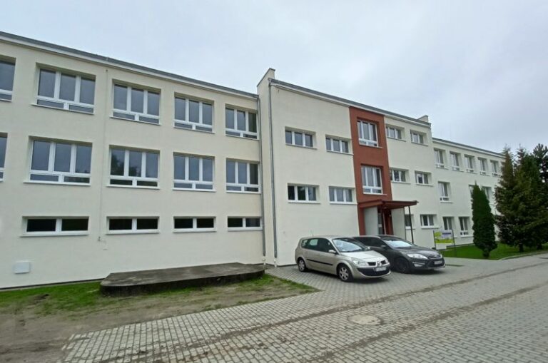 Niepubliczna Szkoła Podstawowa z oddziałem przedszkolnym w Roszkowie