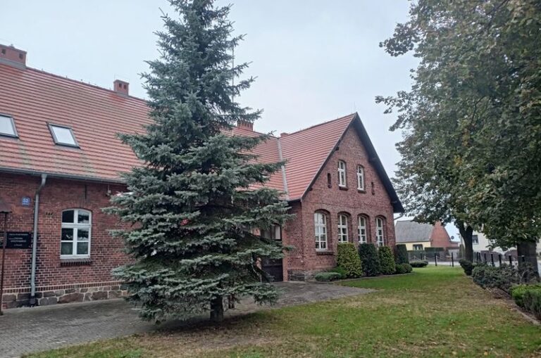 Zespół Szkół w Prusach